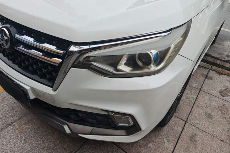 Used Venucia T70 2018 2.0L CVT Smart Enjoyment Version Left Front Headlight