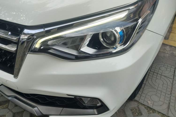 Used Venucia T70 2018 2.0L CVT Smart Enjoyment Version Left Front Headlight