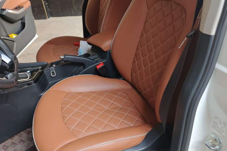 Used Venucia T70 2018 2.0L CVT Smart Enjoyment Sport Edition Left Front Seat