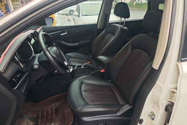 Used Venucia T70 2018 2.0L CVT Smart Enjoyment Version Left Front Seat