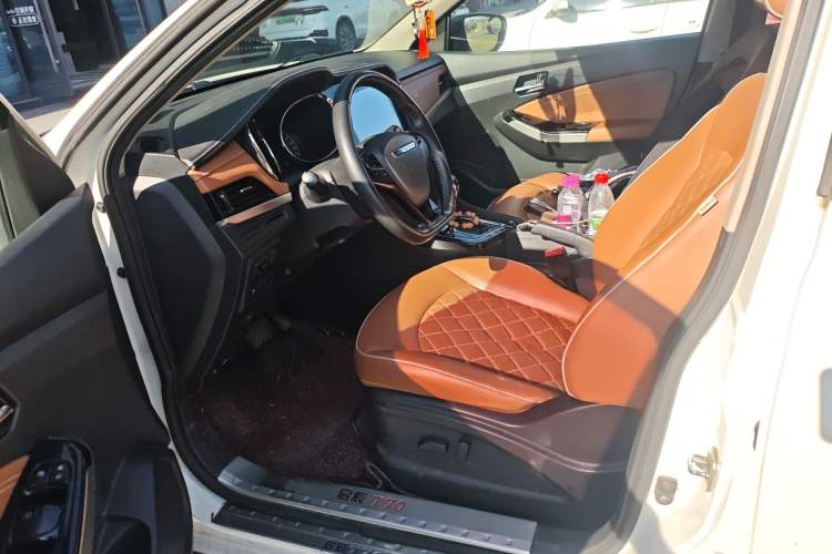 Used Venucia T70 2018 2.0L CVT Smart Enjoyment Sport Edition Left Front Seat