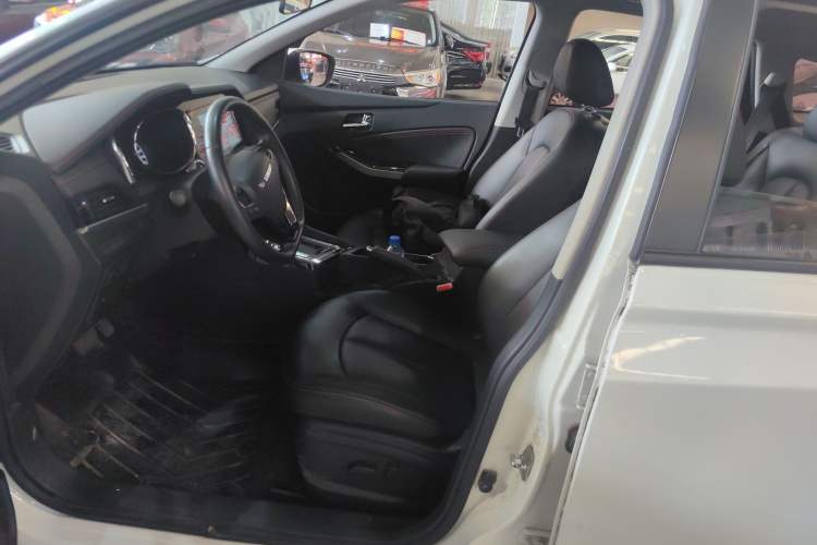 Used Venucia T70 2018 2.0L CVT Smart Enjoyment Version Left Front Seat