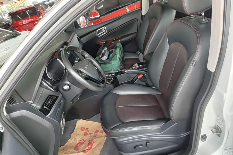 Used Venucia T70 2018 2.0L CVT Smart Enjoyment Version Left Front Seat
