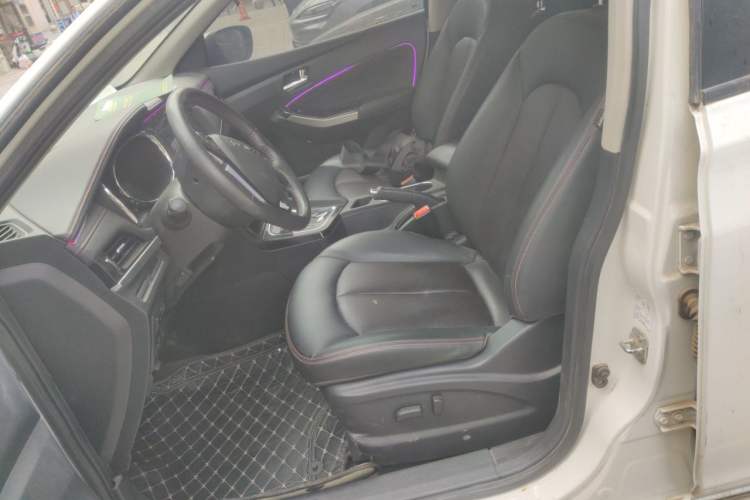 Used Venucia T70 2018 2.0L CVT Smart Enjoyment Version Left Front Seat