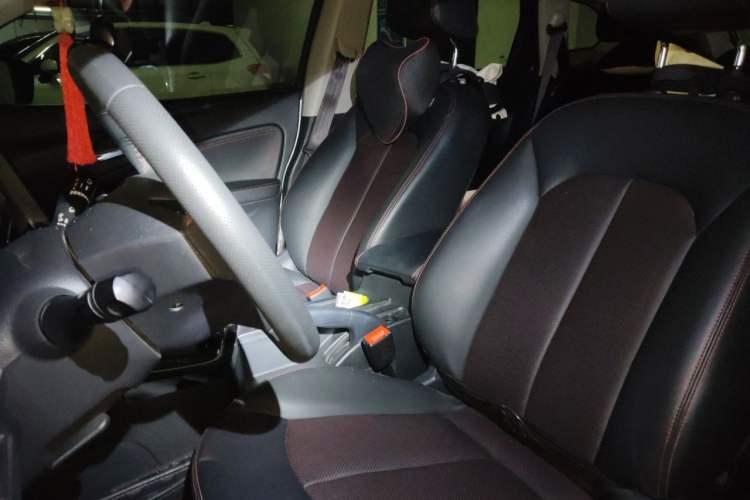 Used Venucia T70 2018 2.0L CVT Smart Enjoyment Version Left Front Seat