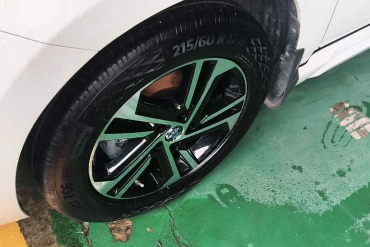 Used Venucia T70 2018 2.0L CVT Smart Enjoyment Version Left Front Wheel Hub