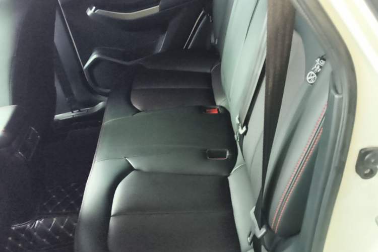 Used Venucia T70 2018 2.0L CVT Smart Enjoyment Version Left Rear Seat