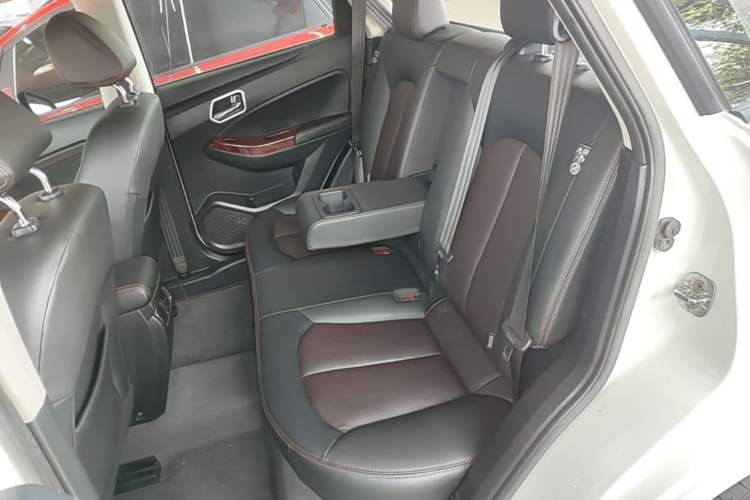 Used Venucia T70 2018 2.0L CVT Smart Enjoyment Version Left Rear Seat