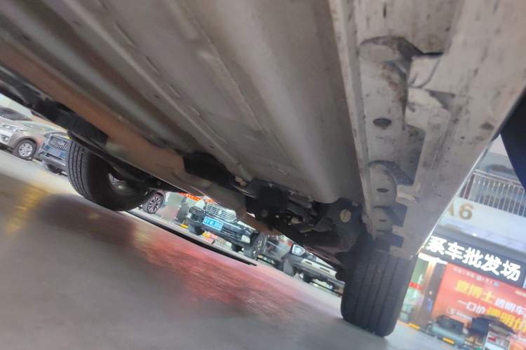 Used Venucia T70 2018 2.0L CVT Smart Enjoyment Version Left Side Sill