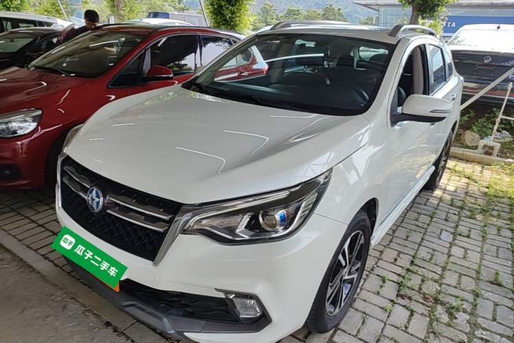 Used Venucia T70 2018 2.0L CVT Smart Enjoyment Version Guazi used car, China used car export, Used car for sale, Used  cars, Cheapest cars for sale
