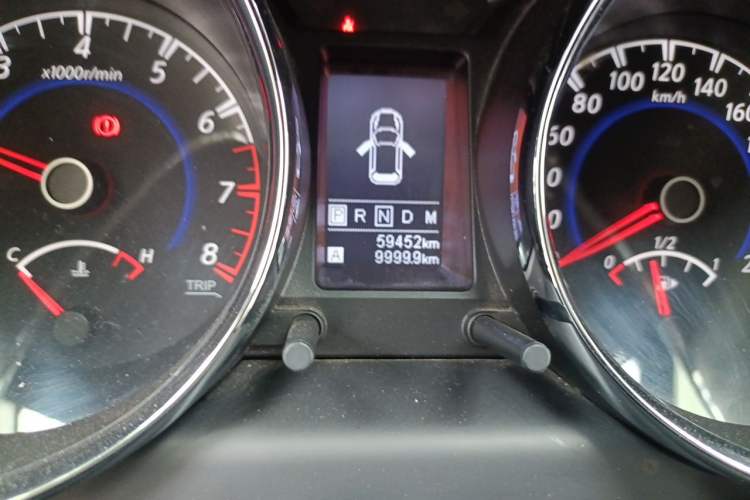 Used Venucia T70 2018 2.0L CVT Smart Enjoyment Version Odometer Close Up