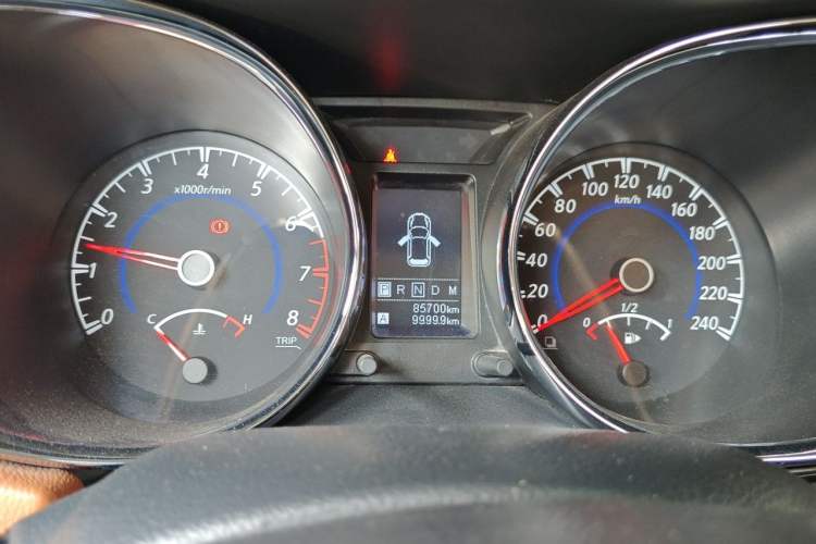 Used Venucia T70 2018 2.0L CVT Smart Enjoyment Sport Edition Odometer Close Up