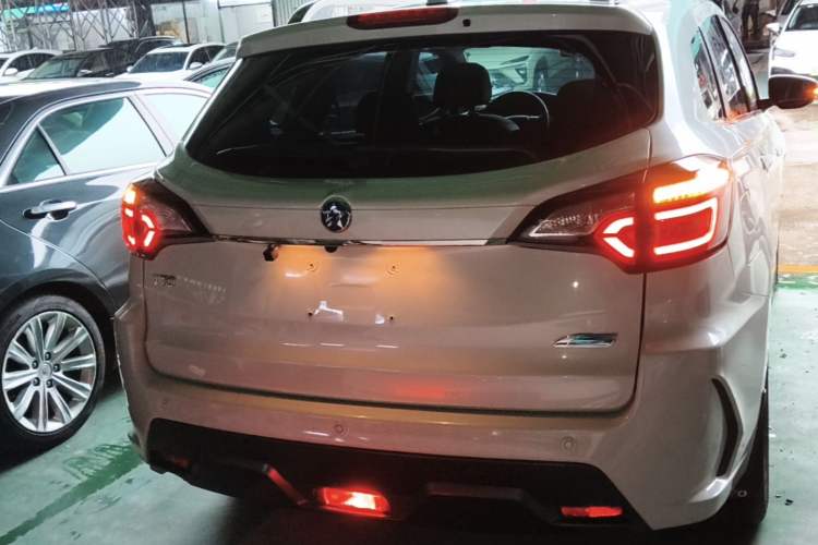 Used Venucia T70 2018 2.0L CVT Smart Enjoyment Version Rear