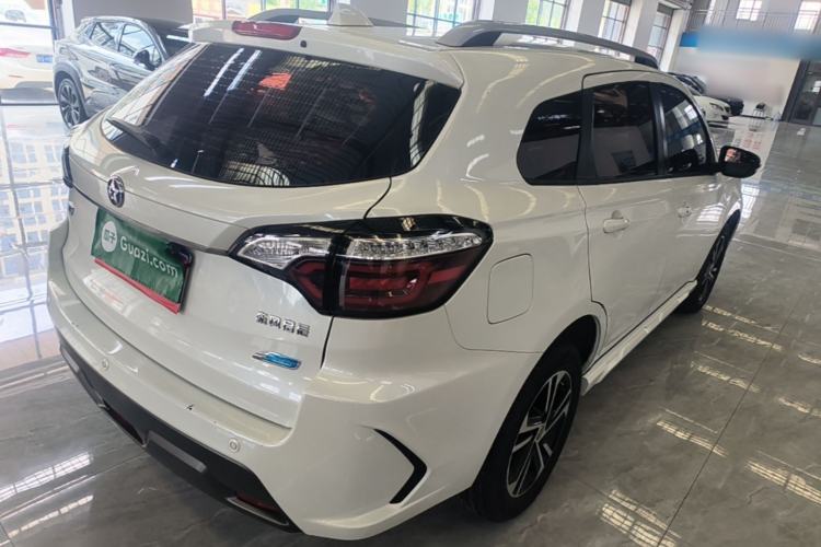 Used Venucia T70 2018 2.0L CVT Smart Enjoyment Version Rear Right 45 Deg