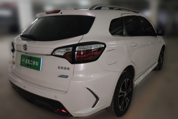 Used Venucia T70 2018 2.0L CVT Smart Enjoyment Version Rear Right 45 Deg