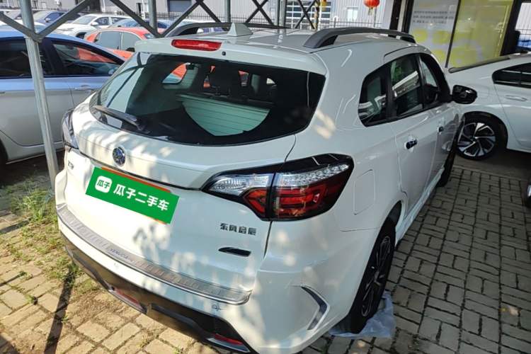 Used Venucia T70 2018 2.0L CVT Smart Enjoyment Version Rear Right 45 Deg