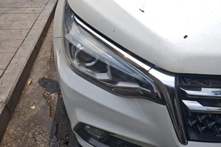 Used Venucia T70 2018 2.0L CVT Smart Enjoyment Version Right Front Headlight