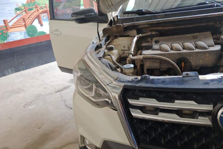 Used Venucia T70 2018 2.0L CVT Smart Enjoyment Sport Edition Right Front Headlight