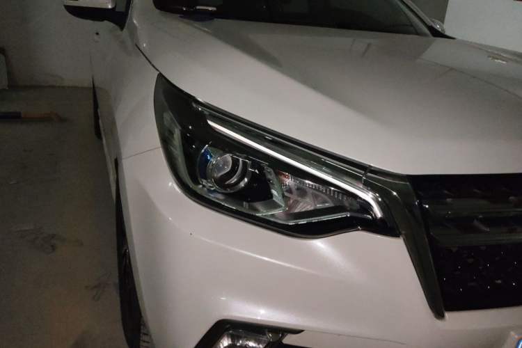 Used Venucia T70 2018 2.0L CVT Smart Enjoyment Version Right Front Headlight