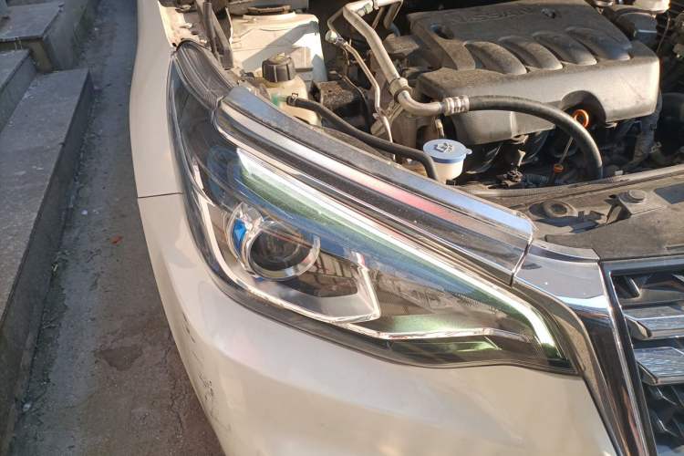 Used Venucia T70 2018 2.0L CVT Smart Enjoyment Version Right Front Headlight