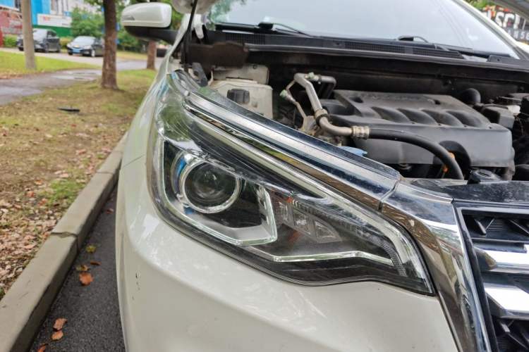 Used Venucia T70 2018 2.0L CVT Smart Enjoyment Version Right Front Headlight