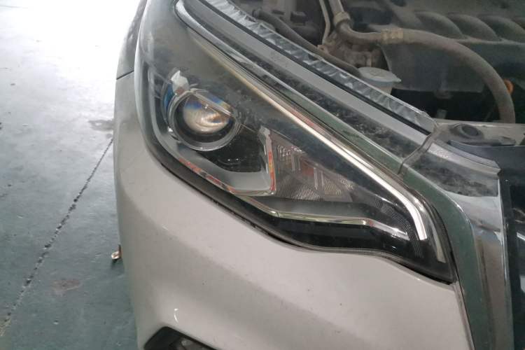 Used Venucia T70 2018 2.0L CVT Smart Enjoyment Version Right Front Headlight