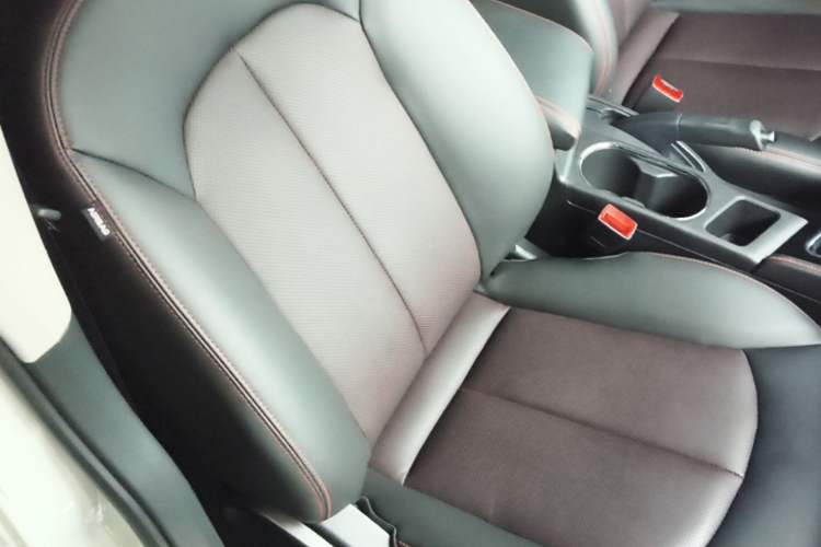 Used Venucia T70 2018 2.0L CVT Smart Enjoyment Version Right Front Seat
