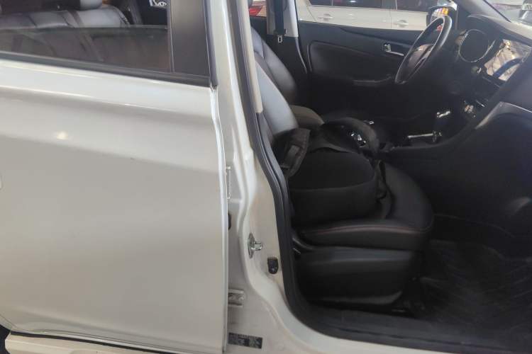 Used Venucia T70 2018 2.0L CVT Smart Enjoyment Version Right Front Seat