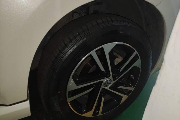 Used Venucia T70 2018 2.0L CVT Smart Enjoyment Version Right Front Wheel Hub