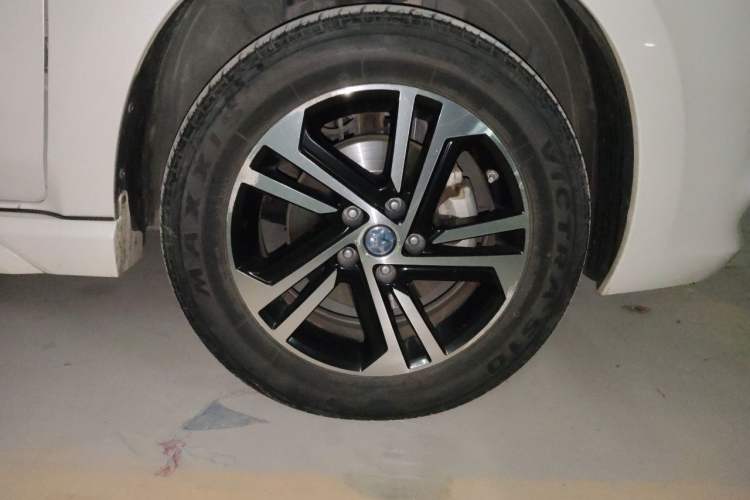 Used Venucia T70 2018 2.0L CVT Smart Enjoyment Version Right Front Wheel Hub