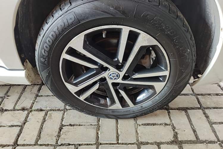 Used Venucia T70 2018 2.0L CVT Smart Enjoyment Version Right Front Wheel Hub