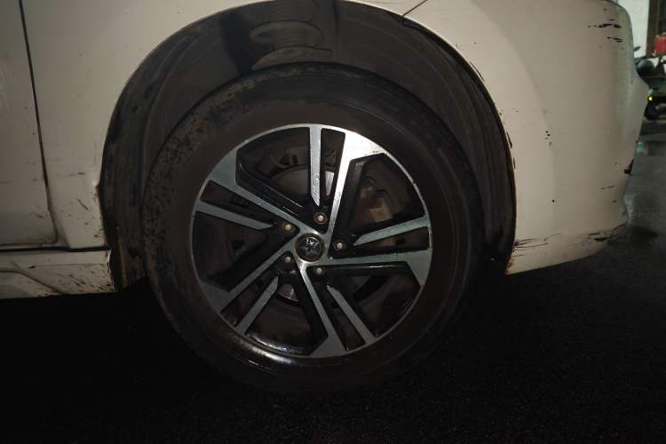 Used Venucia T70 2018 1.4T Manual Enjoyment Edition Right Front Wheel Hub