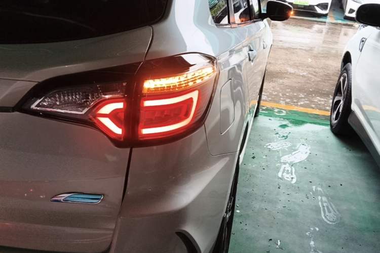 Used Venucia T70 2018 2.0L CVT Smart Enjoyment Version Right Rear Taillight