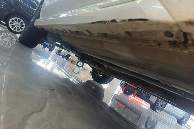 Used Venucia T70 2018 2.0L CVT Smart Enjoyment Version Right Side Sill