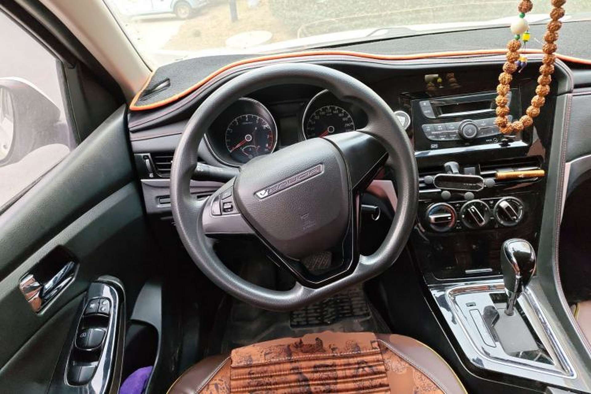 Used Venucia T70 2018 2.0L CVT Smart Edition Steering Wheel