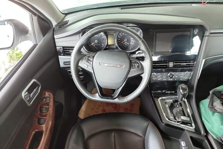 Used Venucia T70 2018 2.0L CVT Smart Enjoyment Version Steering Wheel