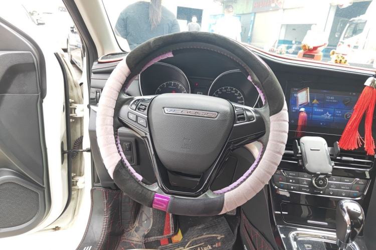 Used Venucia T70 2018 2.0L CVT Smart Enjoyment Version Steering Wheel