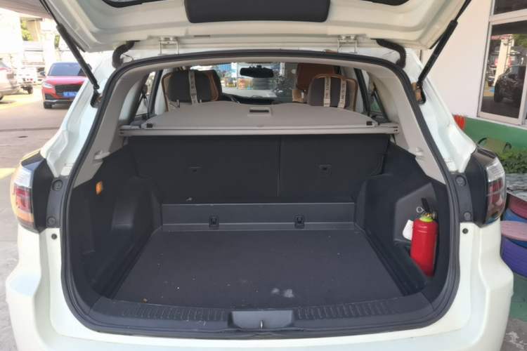 Used Venucia T70 2018 2.0L CVT Smart Edition Trunk