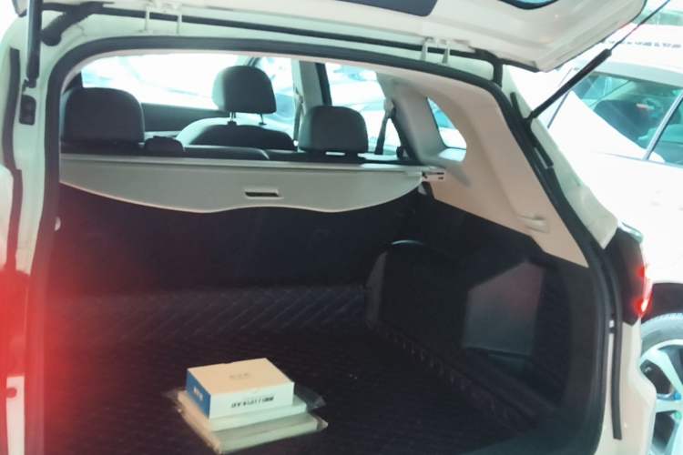 Used Venucia T70 2018 2.0L CVT Smart Enjoyment Version Trunk