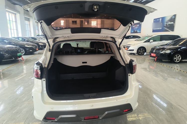 Used Venucia T70 2018 2.0L CVT Smart Enjoyment Version Trunk