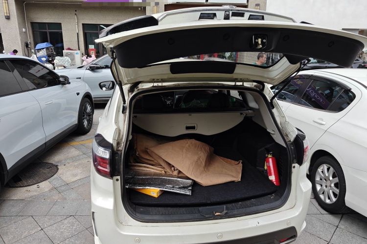 Used Venucia T70 2018 2.0L CVT Smart Enjoyment Version Trunk