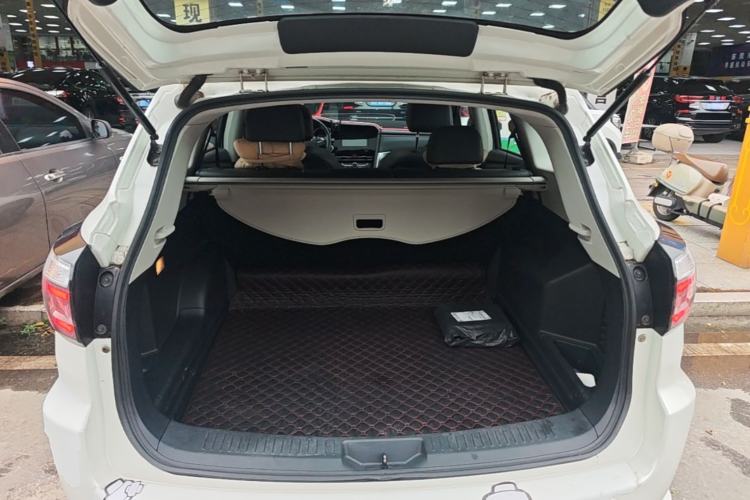 Used Venucia T70 2018 2.0L CVT Smart Enjoyment Version Trunk