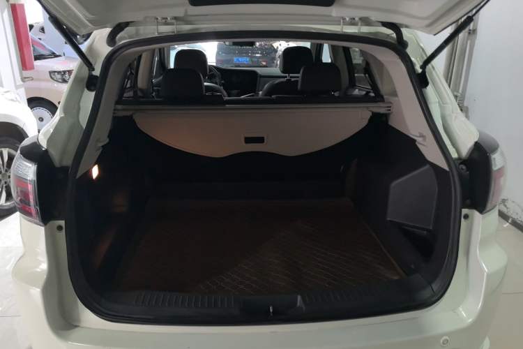 Used Venucia T70 2018 2.0L CVT Smart Enjoyment Version Trunk