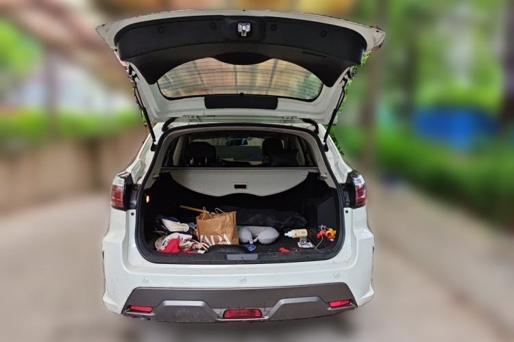 Used Venucia T70 2018 2.0L CVT Smart Enjoyment Version Trunk