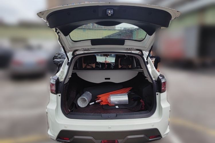 Used Venucia T70 2018 2.0L CVT Smart Enjoyment Version Trunk