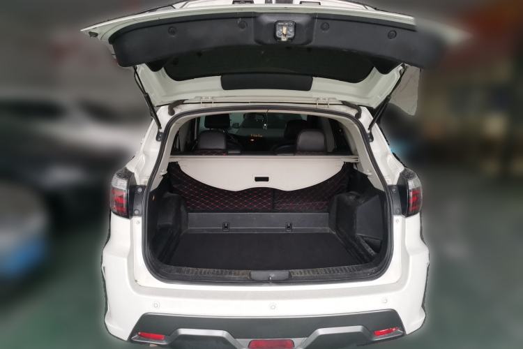 Used Venucia T70 2018 2.0L CVT Smart Enjoyment Version Trunk