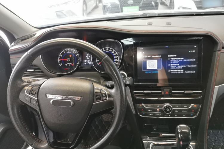 Used Venucia T70 2019 2.0L CVT Enjoy Edition China VI Standard Center Console