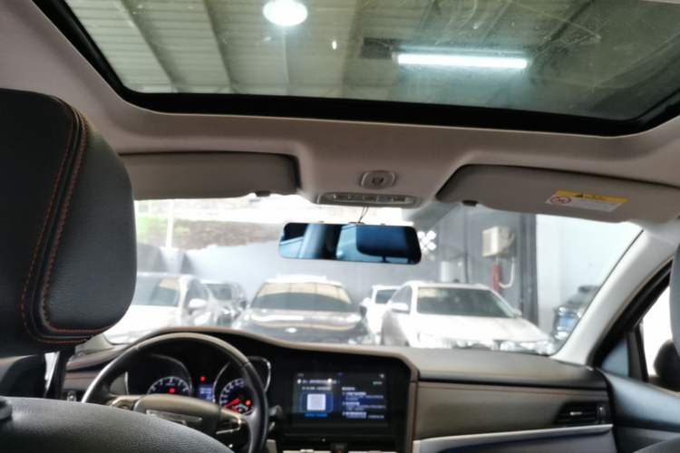 Used Venucia T70 2019 2.0L CVT Enjoy Edition China VI Standard Headliner