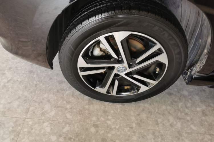 Used Venucia T70 2019 2.0L CVT Enjoy Edition China VI Standard Left Front Wheel Hub