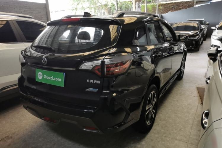 Used Venucia T70 2019 2.0L CVT Enjoy Edition China VI Standard Rear Right 45 Deg